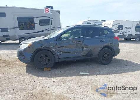 2015 Toyota Rav4 Le z USA, uszkodzony, nr VIN JTMZFREV4FD049394